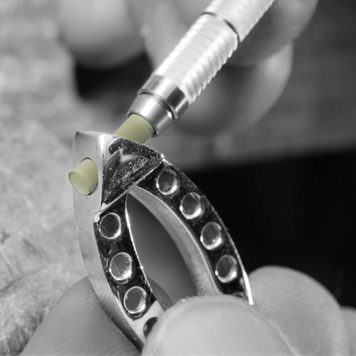 3mm silicone pin polisher shown being used on silver jewellery