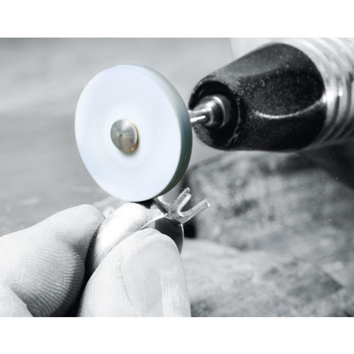 EVE Universal white wheel R22, polishing silver ring prongs.
